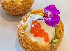 金枪鱼牛油果脆球-Crafted 花园露台牛排海鲜馆