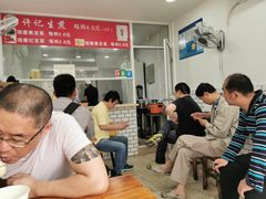 等位区-许记生煎(遵义路店)