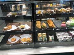 面包甜点陈列柜-星巴克臻选(上海淮海百盛购物中心店)