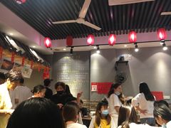 大堂-爆炸头阿姨小四川正宗川味小吃(无任何分店)