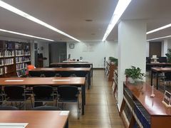 -上海市静安区图书馆(新闸路馆)