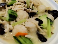 上汤丝瓜墨鱼丸-汤臣·空中餐厅·严选粤菜(石湾世博广场店)