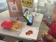 -麦当劳(上海虹桥站30B检票口楼上)