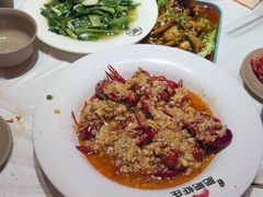 -肥肥虾庄·金牌油焖大虾(首义路店)