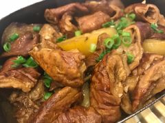 饭盒焖肥肠-渔娘渔家丹东海鲜(东直门店)