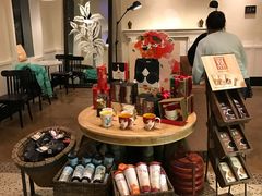 零售区-星巴克臻选(广州沙面店)