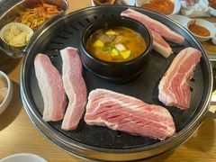 -江南猪肉商会无限续吃(弘大店)
