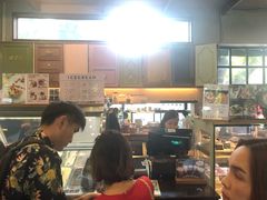 -莓园冰淇淋店