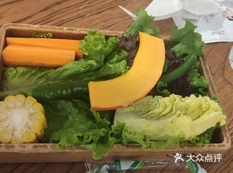 下大雪,等位来吃,吃的很好,但当时觉得价格很贵