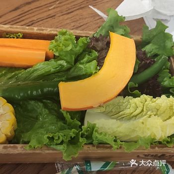 下大雪,等位来吃,吃的很好,但当时觉得价格很贵