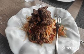 Thai Pan-Fried Beef Salad