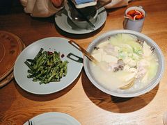 -蜜桃餐厅·伴山(湖滨商业街店)
