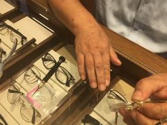 -一代眼镜·蔡司配镜(浦东大拇指广场店)
