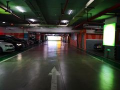 -苏宁广场-停车场
