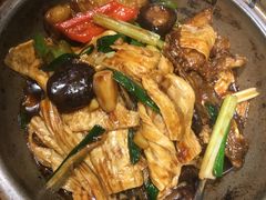 支竹焖斑鱼骨腩-翅爷家煲仔翅