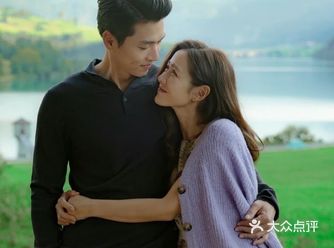 好久没看韩剧了 需要看甜甜的放松心情 爱的迫降太好看