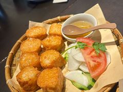 -大头虾越式风味餐厅(光明广场店)