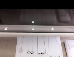 点击看大图 -SWAROVSKI(燕莎奥特莱斯店)