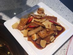 萝卜皮-老佛爷铜炉蛙锅(海岸城店)