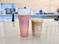 冰拿铁-瑞幸咖啡(清华科技园·唐诗主题店)