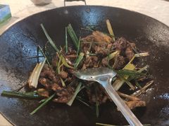 香茅炒鸽锅-一煲鸽