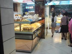 面包甜点陈列柜-龙兴·动物奶油生日蛋糕(龙北店)