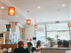 -黄记百味自助骨头王(红旗大街店)