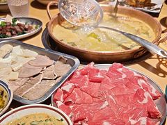 -洱火云南酸菜牛肉火锅(石景山当代商城店)