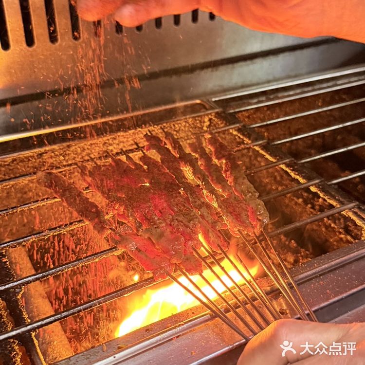员村深夜鱼市现场！凌晨1点还在爆满的鲜货食堂