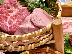 -山川小町·极番烧肉(新地假日广场店)