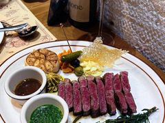 -Mark&Mars Restaurant