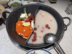 骨汤鸳鸯锅-鸿姐老火锅·传统炒料(上海旗舰店)