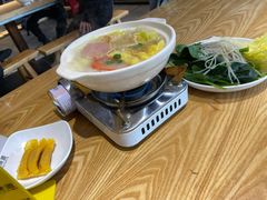 三鲜锅-弄堂咪道-饭香·面香·馄饨香(钦州北路田尚坊店)