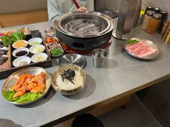 -围炉肉舍•炭烤活鳗•丹东海鲜烤肉(步行街店)