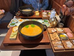 -银米·云南传统过桥米线(双廊黑金冠店)