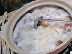 -邹开喜·炭炉鸡煲·海鲜火锅(虹口足球场店)