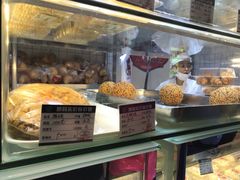面包甜点陈列柜-白玉兰食品甜凤店(合生汇店)
