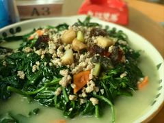 上汤辣椒叶-隔田烧鸡