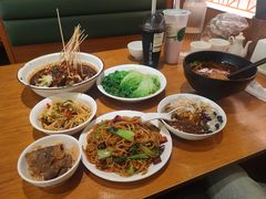 -诚铭记·虾仁汤包·成都小吃(融创店)