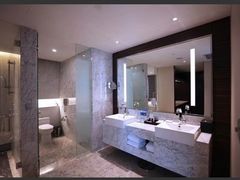 -上海虹桥西郊假日酒店