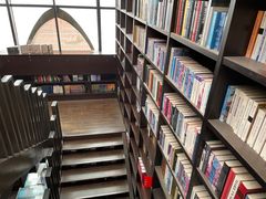 -钟书阁(松江泰晤士小镇店)