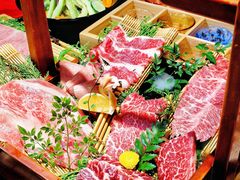 -山川小町·极番烧肉(新地假日广场店)