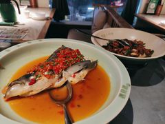 老坛剁椒蒸鲜活鱼头-遇见湘·地道湖南菜(黄埔泰丰店)