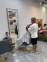 -阿三造型烫染•接发