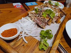 巴柯祖传焖烤羊腿-纳瓦新疆菜(银都店)