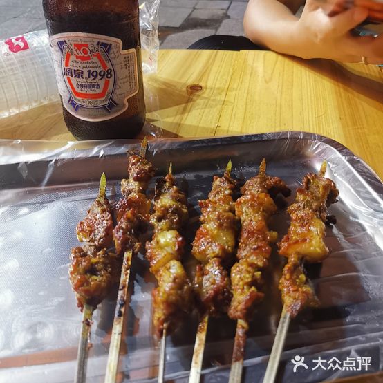 新疆本地羊肉烧烤(万国商业广场店)