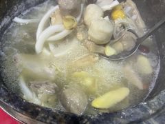 -墨脱石锅椰子鸡•香草鸭•东山羊(大东海店)