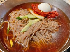 韩式冷面-唯成•韩国炭火烤肉 유성고기