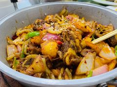 -青海特色美食小炒炕锅牦牛肉火锅