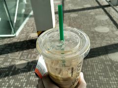 轻甜香草风味奶油冷萃冰咖啡-星巴克(北京首都国际机场7店)